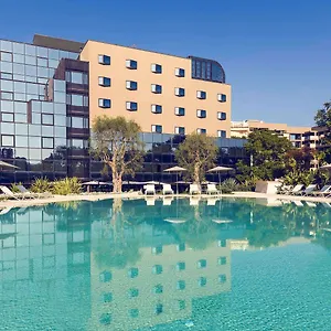 מלון Mercure Romanazzi Carducci, בארי